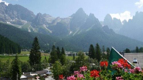Ostello Sanmartino San Martino Di Castrozza Exterior photo
