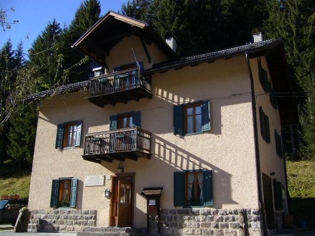 Ostello Sanmartino San Martino Di Castrozza Exterior photo